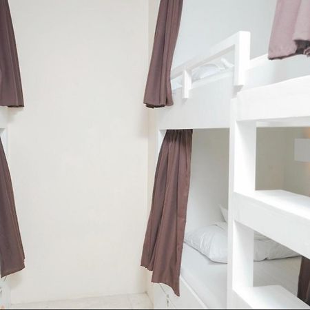 The A Hostel Balabag  Екстер'єр фото