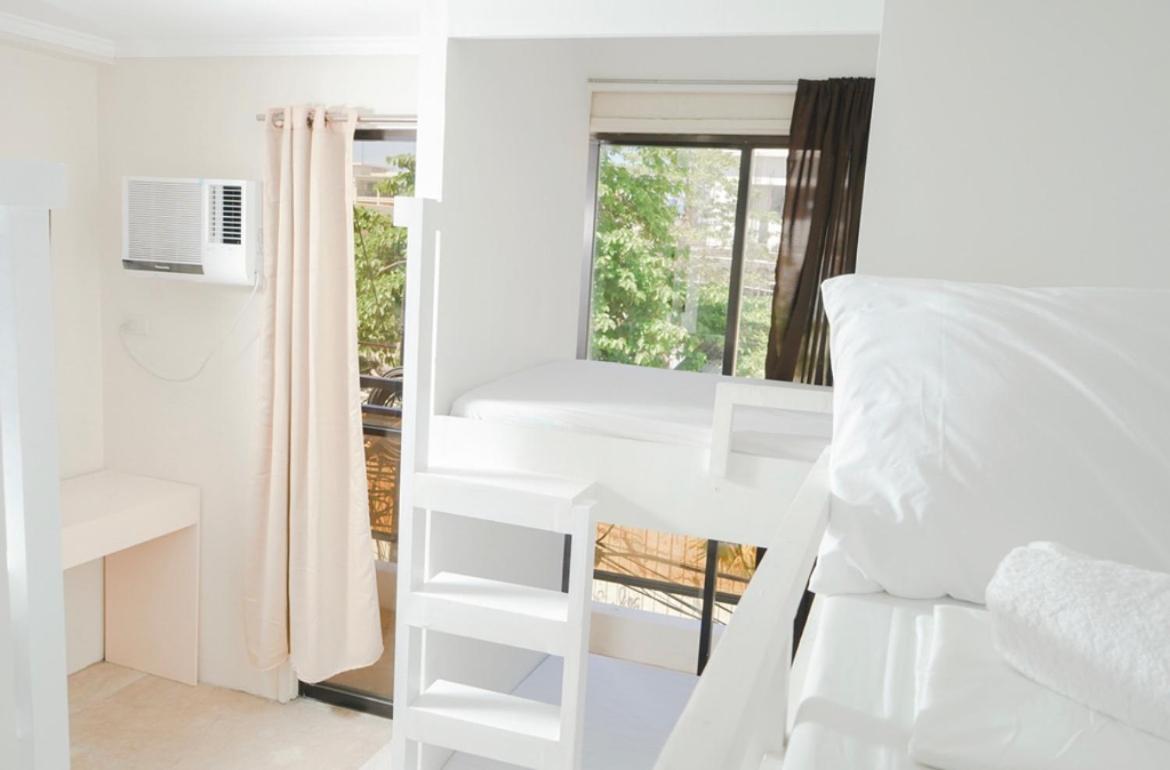 The A Hostel Balabag  Екстер'єр фото