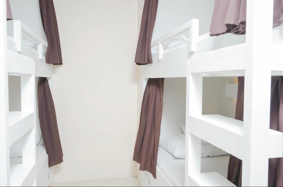 The A Hostel Balabag  Екстер'єр фото